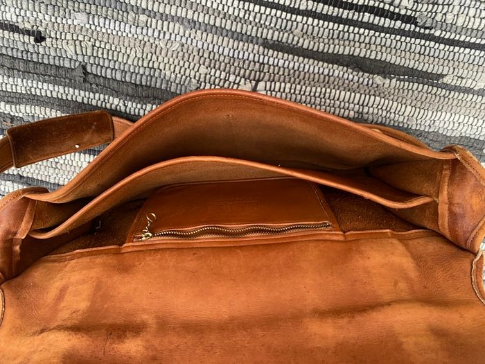 Briefcase soft leather Coach Essex shoulder bag laptop case