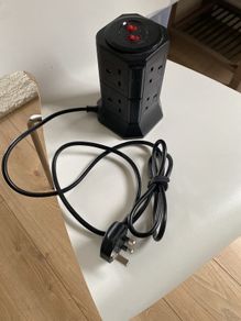 Power tower extension lead with 8 plugs, 3 USB-B and 1 USB-C socket