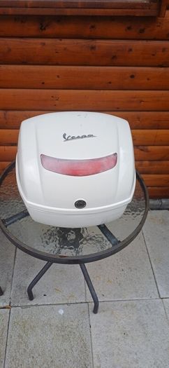 VESPA LX Motorbike top BOX