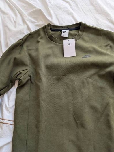 Nike men's jumper green