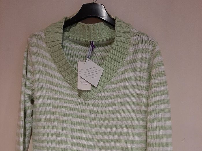 new jumper with tags