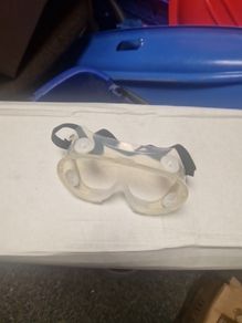 Safety goggles