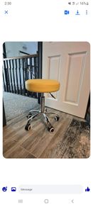 swivel stool