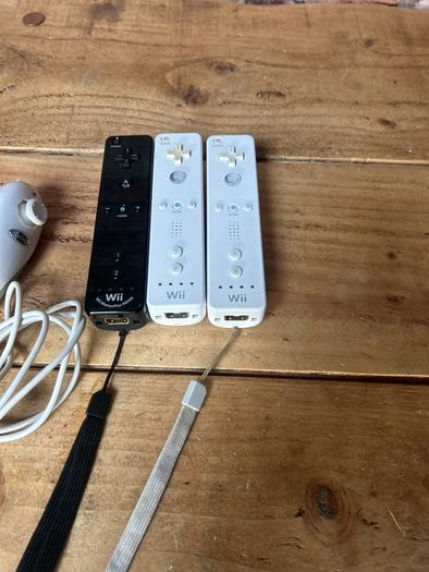 Nintendo wii controllers