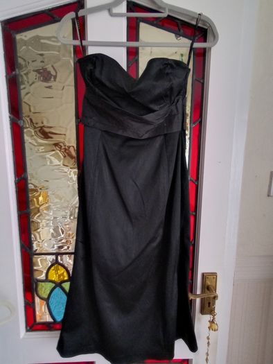 Ladies Dresses 8/10
