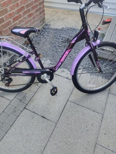 Girls 24 inch bike