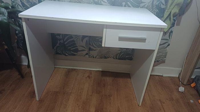 Small office desk
