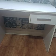 Small office desk