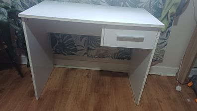 Small office desk
