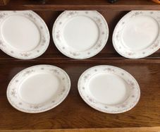 Noritake Barton Pattern Dinner plates x 5