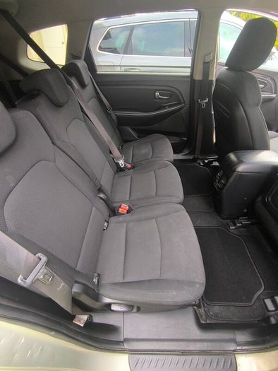 2014 Kia Carens