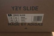 Yeezy Slides Adult sizes, 2 models