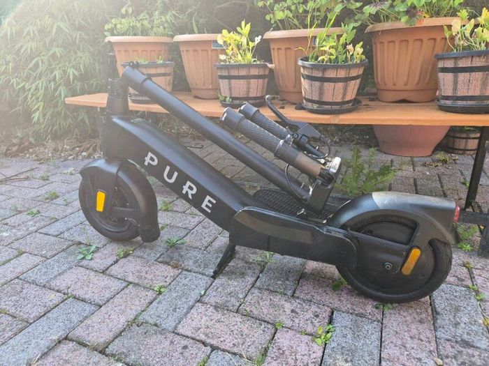 Pure advance electric scooter