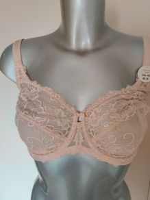 BNWT Nude lace none padded underwired Dunnes bra cup34E Postage included