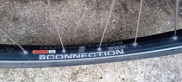 Hybrid 28 Inch Wheel