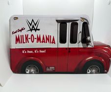 Wwe elite Epic Moments Milk O Mania Kurt angle , Stephanie McMahon & Stone Cold Steve Austin