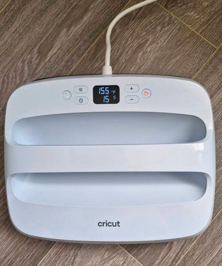 Cricut Easypress 3 & Cricut Easypress Mat
