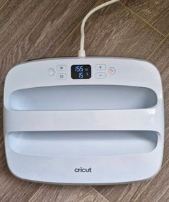 Cricut Easypress 3 & Cricut Easypress Mat