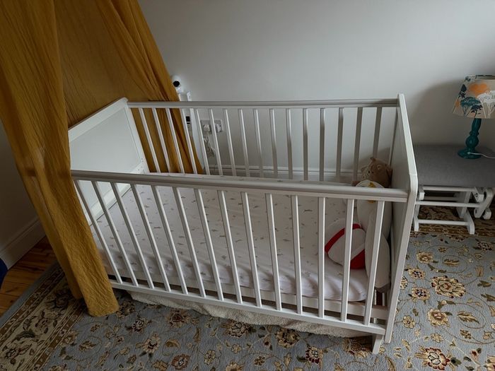 White Cot bed