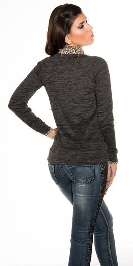 sweater_with_high_collar_and_zips_8/10