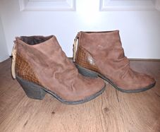 Blowfish ankle boots, size 4, like NEW