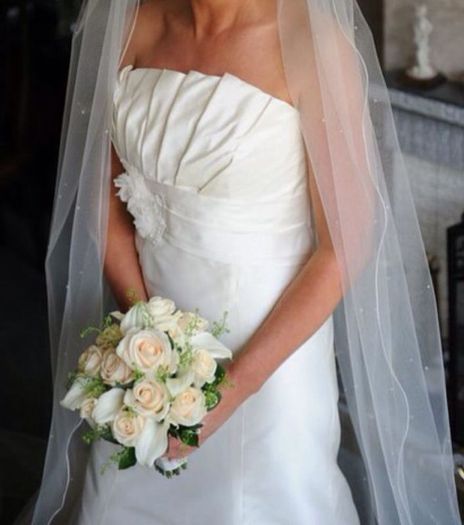 Stunning Paloma Blanca wedding dress