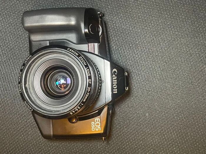 Canon Eos 650 film camera with 35-70mm zoom lens