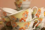 Eastern Europe vintage teaset Clarice cliff design