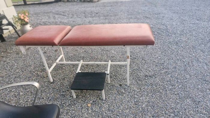 Hair salon sinks and chirs and treatment table