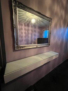 Elegant wall mirror & floating console table