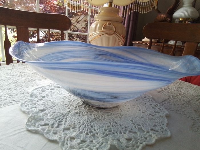 Vintage Murano Style Glass Bowl/ Centrepiece