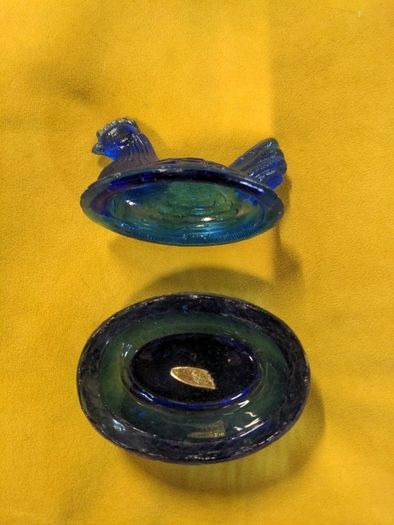 VINTAGE ASIAN COBALT Blue Glass Hen on a Nest Trinket Dish