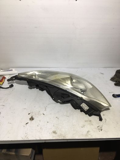 Peugeot 407 headlight