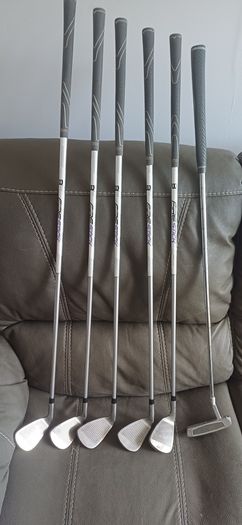 Ladies Wilson Golf clubs