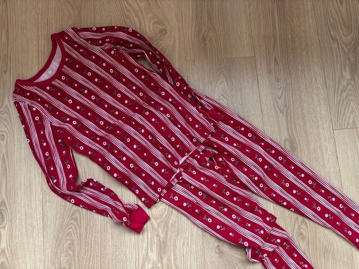 Large bundle of girls clothes 8-9yrs