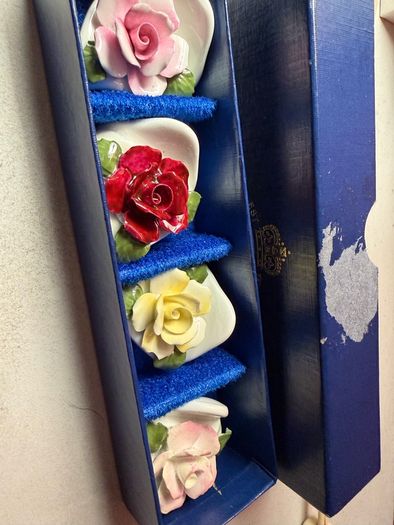 Aynsley set of 4 bone china placecard holders