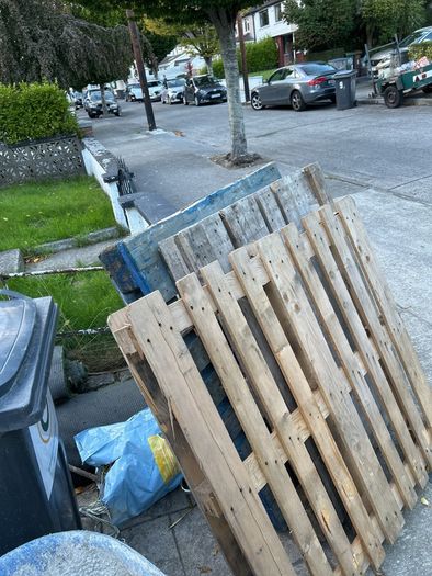 scrap copper and pallets