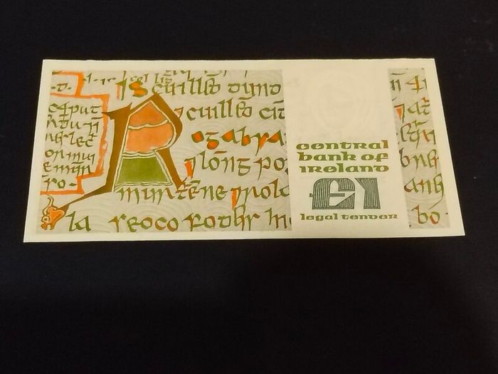 Set of Irish banknotes