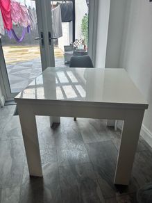 Extending Table and Chairs