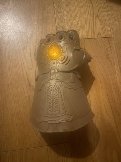 thanos glove avengers interactive