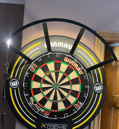 Dartboard blade 5 and winmau plasma 120
