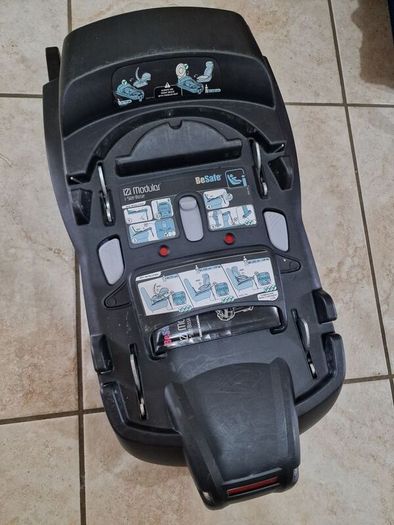 Damaged Be Safe Izi Go Modular Infant Car Seat and Base