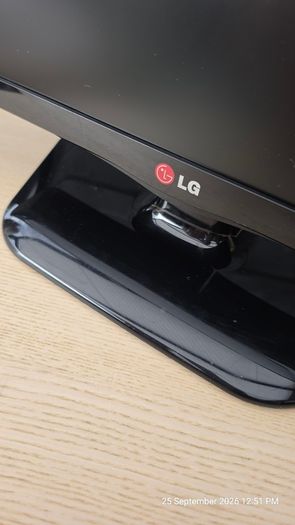 LG LED Monitor with TV tuner 22"
