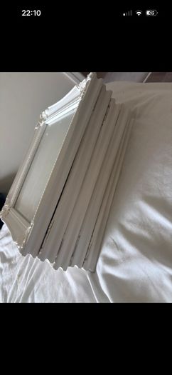 5 white frames