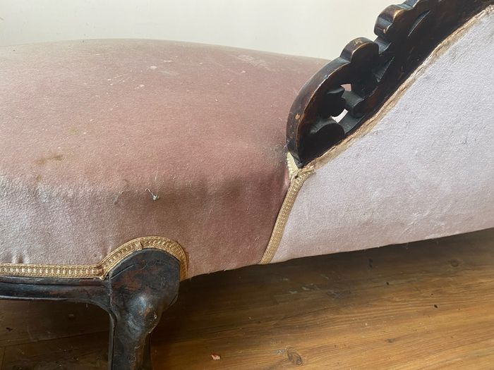Antique Victorian Mahogany Chaise Lounge / Lougue