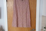 New Look Skirt. S.12.   B.N.W.T  (Lightweight  Material)