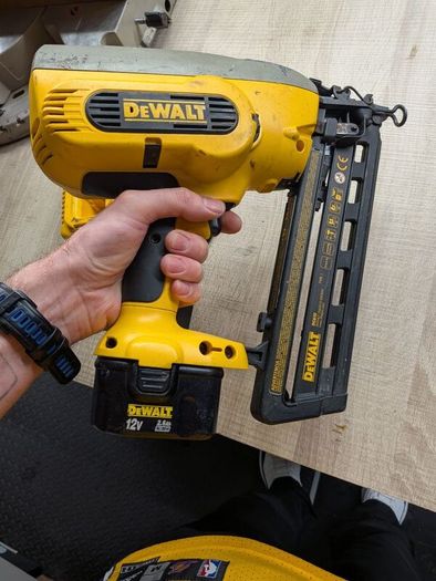 Dewalt 16G nailer