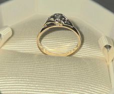 9ct Gold and Diamond Ladies Ring - Size 7/N