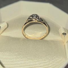 9ct Gold and Diamond Ladies Ring - Size 7/N