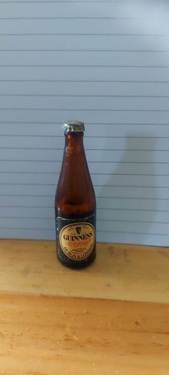 Vintage original Guinness miniature advertising bottle,with liquid inside some of of it must of evaporate,,hard to come by ,price includes free shipping within Ireland thank you, sold as seen, see pictures,,